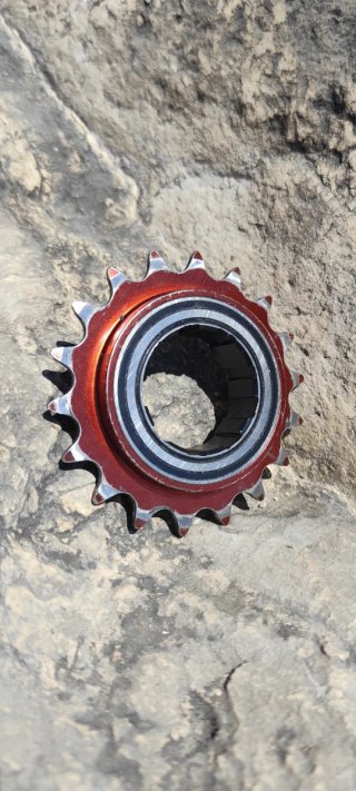Pignone per bici da trial Clean 18T 135.9