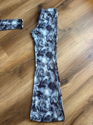 Completo Pantaloni a Zampa e Body 10-11 Anni