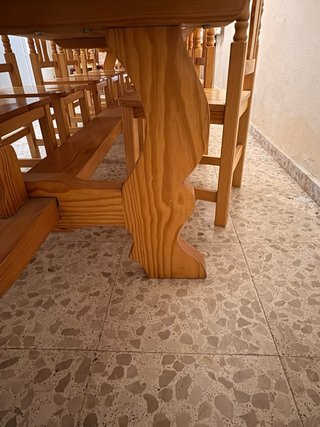 Mesa de Comedor de Madera