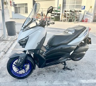 Yamaha XMAX 300 Maxi Scooter