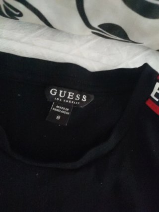 2 Camisetas de Niño (Guess y Batman)