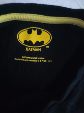 2 Camisetas de Niño (Guess y Batman)