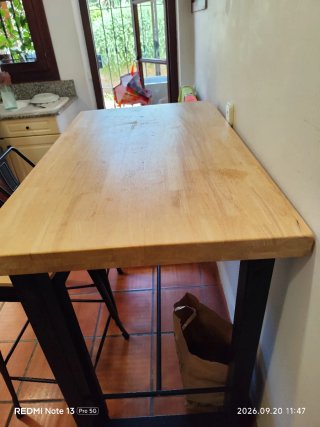 Mesa y 2 taburetes madera y hierro