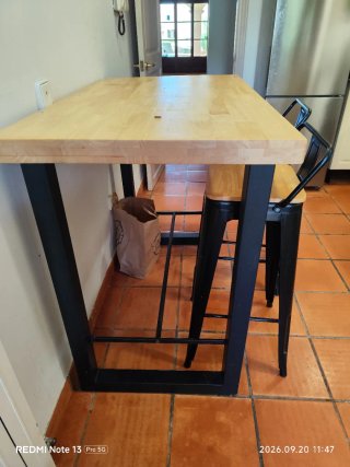 Mesa y 2 taburetes madera y hierro