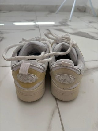 Zapatillas Deportivas Blancas y Beige