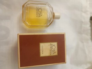 Vitrina de Madera con Puerta de Cristal