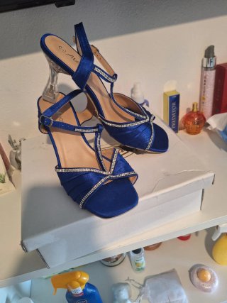 Zapatos de tacón Abe azules con pedrería