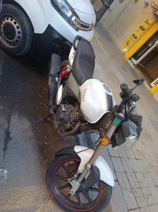 Keeway RKV 125 Naked Blanca