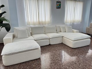 Sofá modular nuevo beige con puff grande