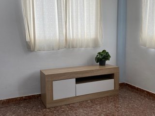 Mueble de television blanco y beige