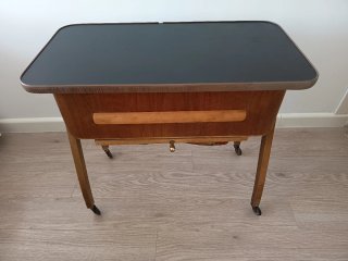 Mueble Auxiliar Vintage con Ruedas