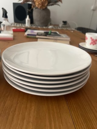 Set de 12 Platos IKEA, 6 hondos y 6 planos grandes