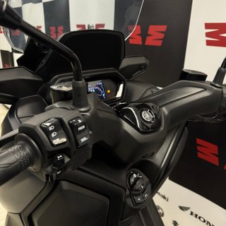 YAMAHA XMAX 300