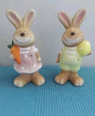 Set de 2 Figuras de Conejos