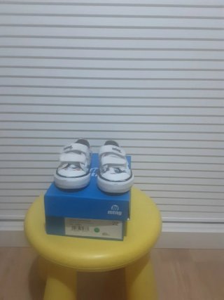 Zapatillas Mustang Niño Talla 22