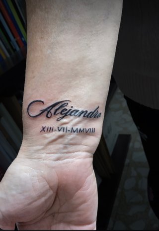 Tatuaje N#30 Alejandra y Fecha Romana