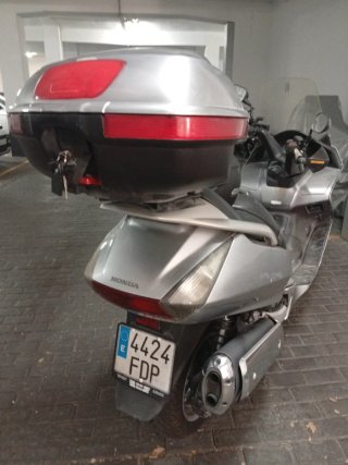 Honda Silverwing 600 ABS Plata