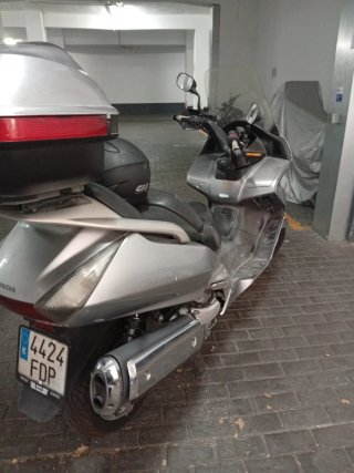 Honda Silverwing 600 ABS Plata