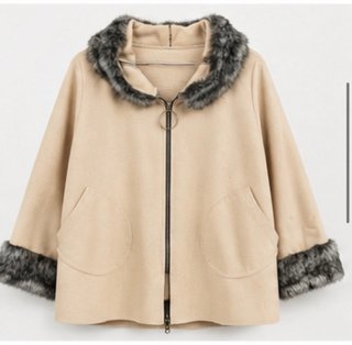 Chaqueta fina beige con capucha T. L