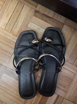 Sandalias Stradivarius negras talla 37
