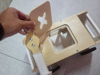 Correpasillos de madera