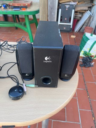 Altavoces Logitech con Subwoofer