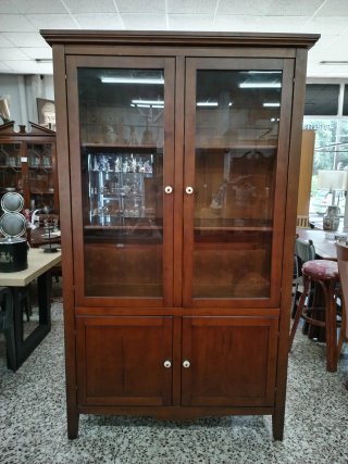 MUEBLE VITRINA CLÁSICO DE MADERA