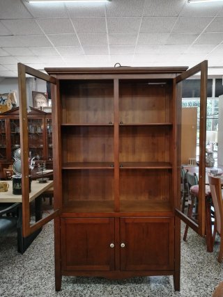 MUEBLE VITRINA CLÁSICO DE MADERA