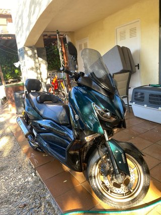 Yamaha X-MAX Tech Maxi Scooter 300