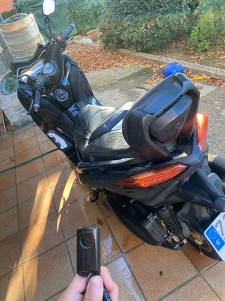 Yamaha X-MAX Tech Maxi Scooter 300