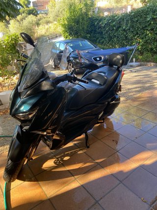 Yamaha X-MAX Tech Maxi Scooter 300