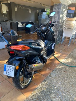 Yamaha X-MAX Tech Maxi Scooter 300