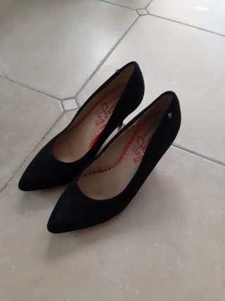 Zapatos de tacón Mustang negros