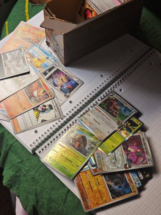 Lote de más de 100 cartas Pokémon TCG Bulk