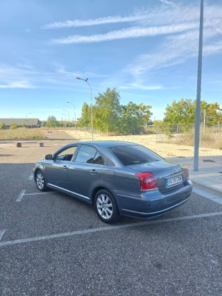 Toyota Avensis 2004
