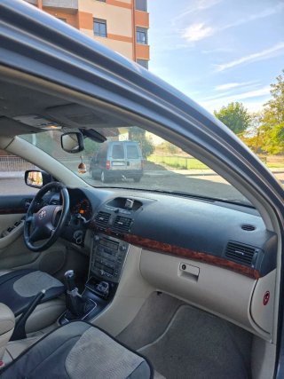 Toyota Avensis 2004