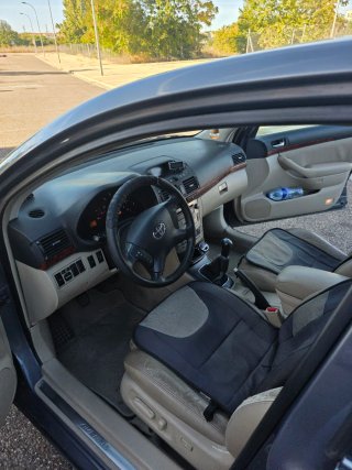 Toyota Avensis 2004