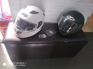 2 Cascos de Moto (HJC y MT Helmets)