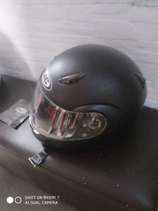2 Cascos de Moto (HJC y MT Helmets)