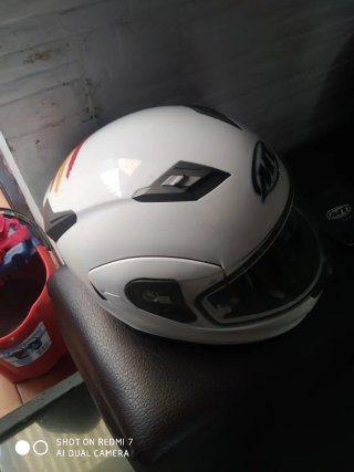 2 Cascos de Moto (HJC y MT Helmets)