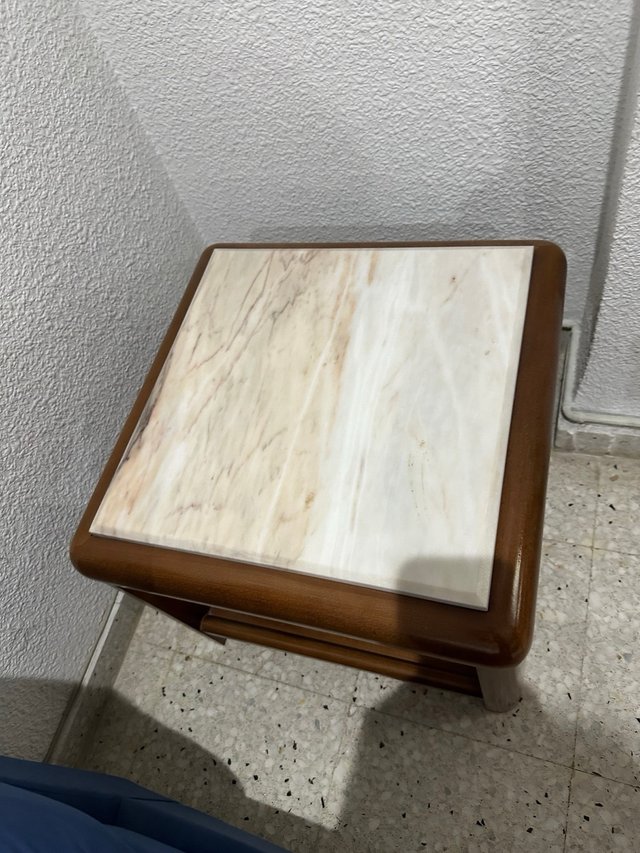 Mesa auxiliar madera y mármol
