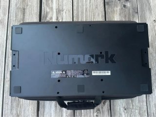 Controladora DJ Numark Mixstream Pro+