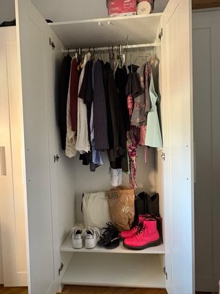 Armario blanco IKEA con espejo