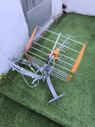 Antena de TV Exterior como nueva.
