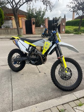 Husqvarna 350 FE 2021 Rockstar Edition