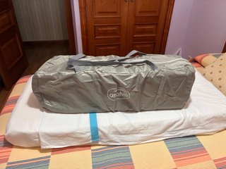 Cuna de viaje nueva con colchón