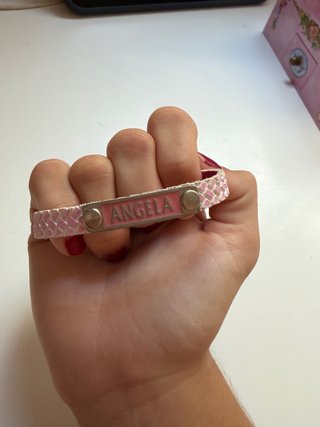 Pulsera cuero rosa con nombre ANGELA