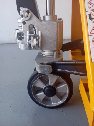 Transpaleta Manual 2500 kg