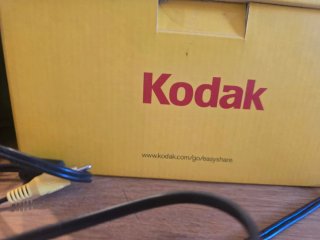 Cámara Kodak 4.0 MP + Cargador Batería