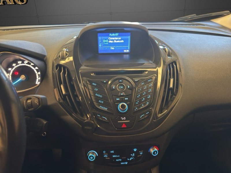 Ford Transit Courier 2017, foto 14